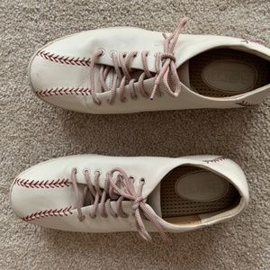 born baseball shoes